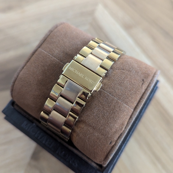 Michael Kors watch. Gold/Rose Gold - Picture 5 of 6